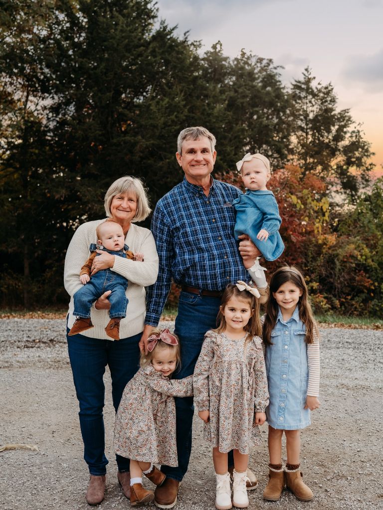 Fall Family Picture Outfits 2026 Grandparents and Grandkids in Autumn Dusk