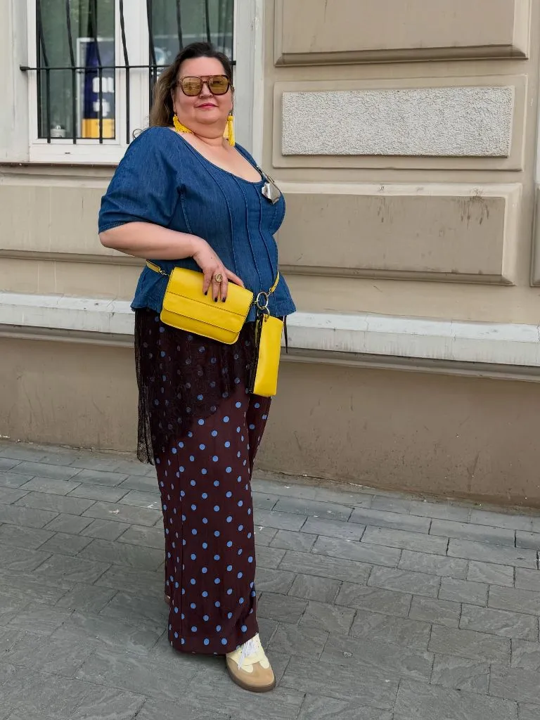 Fall Outfits for Plus Size Women 2026 Denim Peplum Top With Polka Dot Wide-Leg Pants