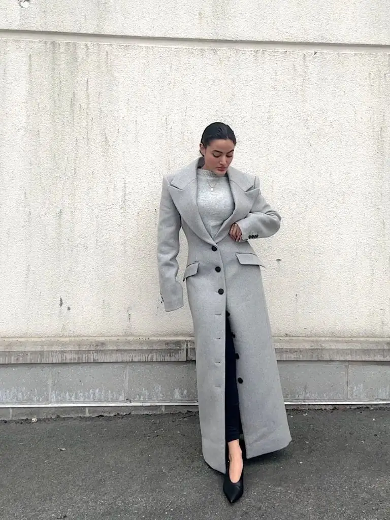 Fall Outfits With Coat 2026 Floor-Length Grey Wool Coat With a Matching Knit
