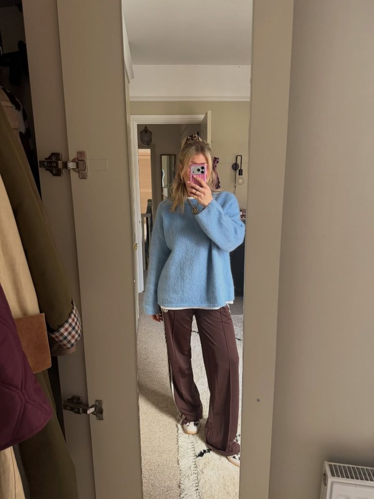 Fall Outfits with Sweater 2026 Sky Blue Fuzzy Pullover With Maroon Track Pants