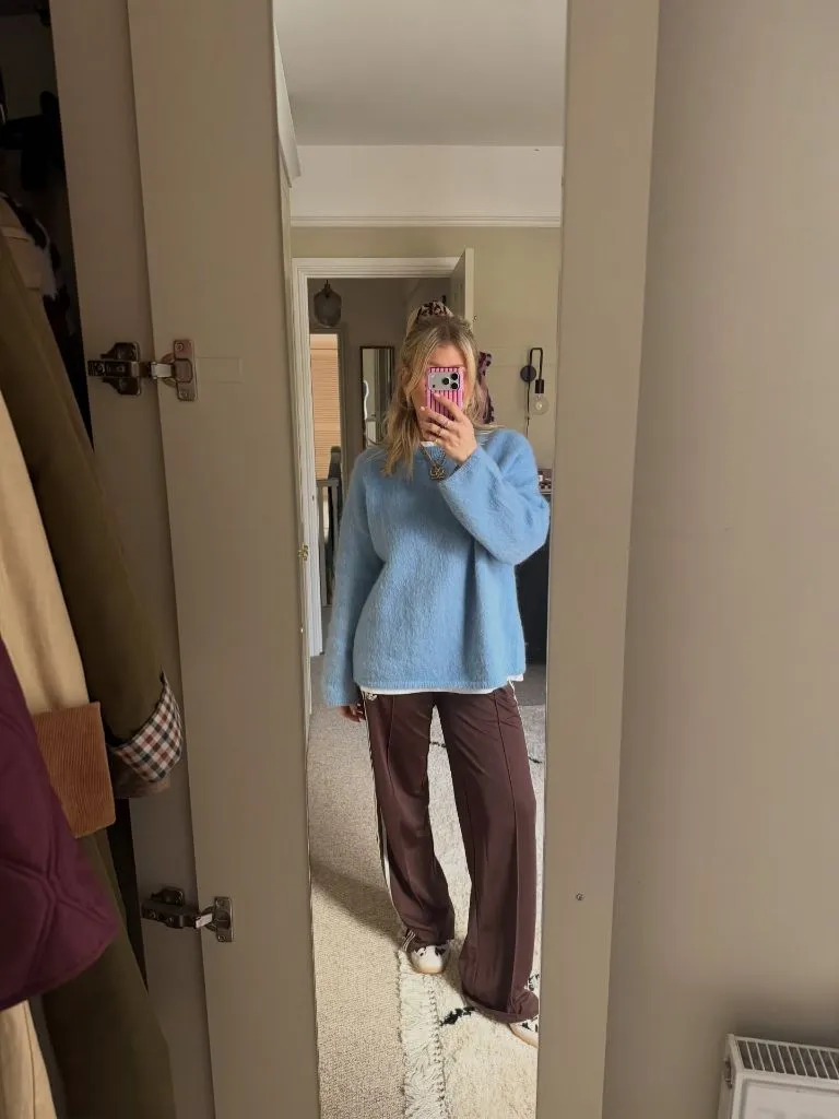 Fall Outfits with Sweater 2026 Sky Blue Fuzzy Pullover With Maroon Track Pants