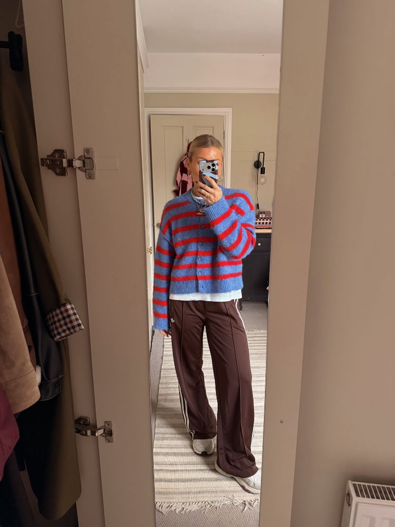 Fall Outfits with Sweater 2026 Blue-and-Red Striped Cardigan With Track Pants