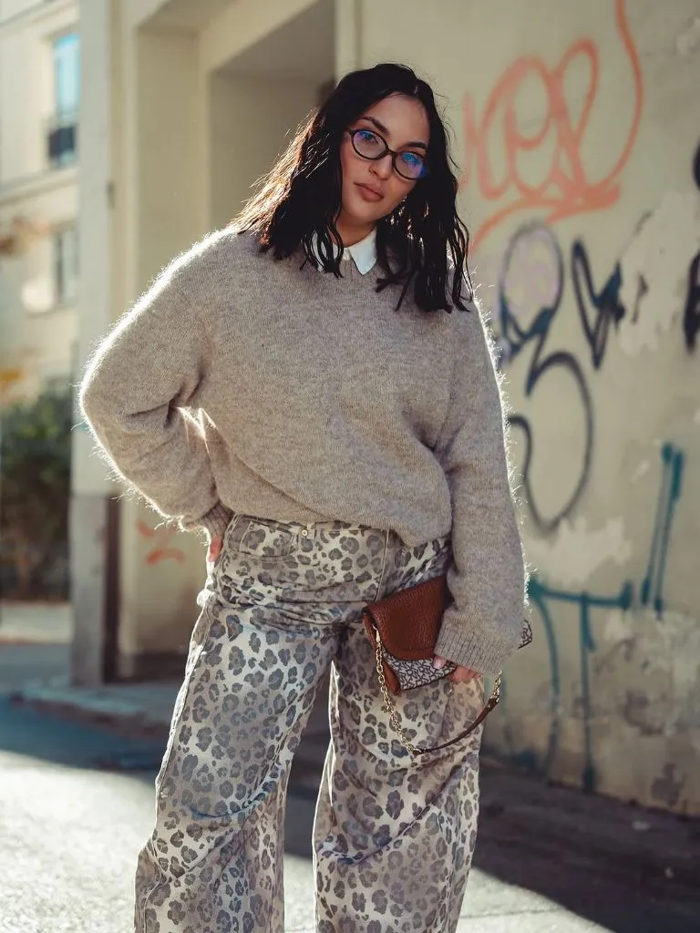 Fall Outfits for Plus Size Women 2026 Soft Knit Sweater With Leopard Print Cargo Pants