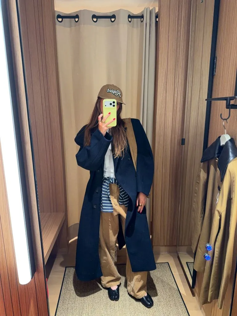 Fall Outfits With Coat 2026 Navy Overcoat With Striped Layers and Khaki Cargo Trousers