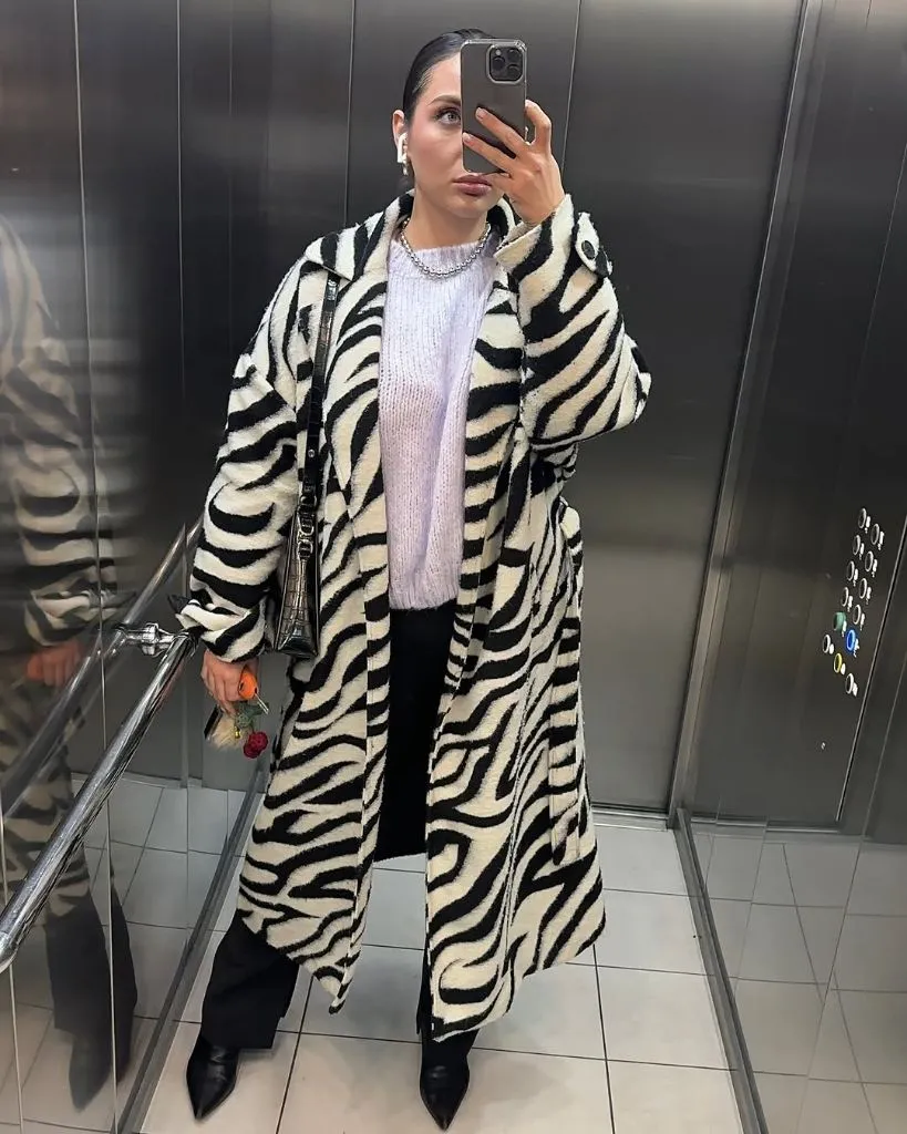 Fall Outfits for Plus Size Women 2026 Oversized Zebra Coat With Minimalist Base