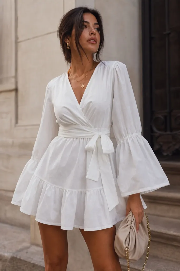 Fall Wedding Guest Dresses 2026 White Wrap Mini Dress With Bell Sleeves and Ruffle Hem