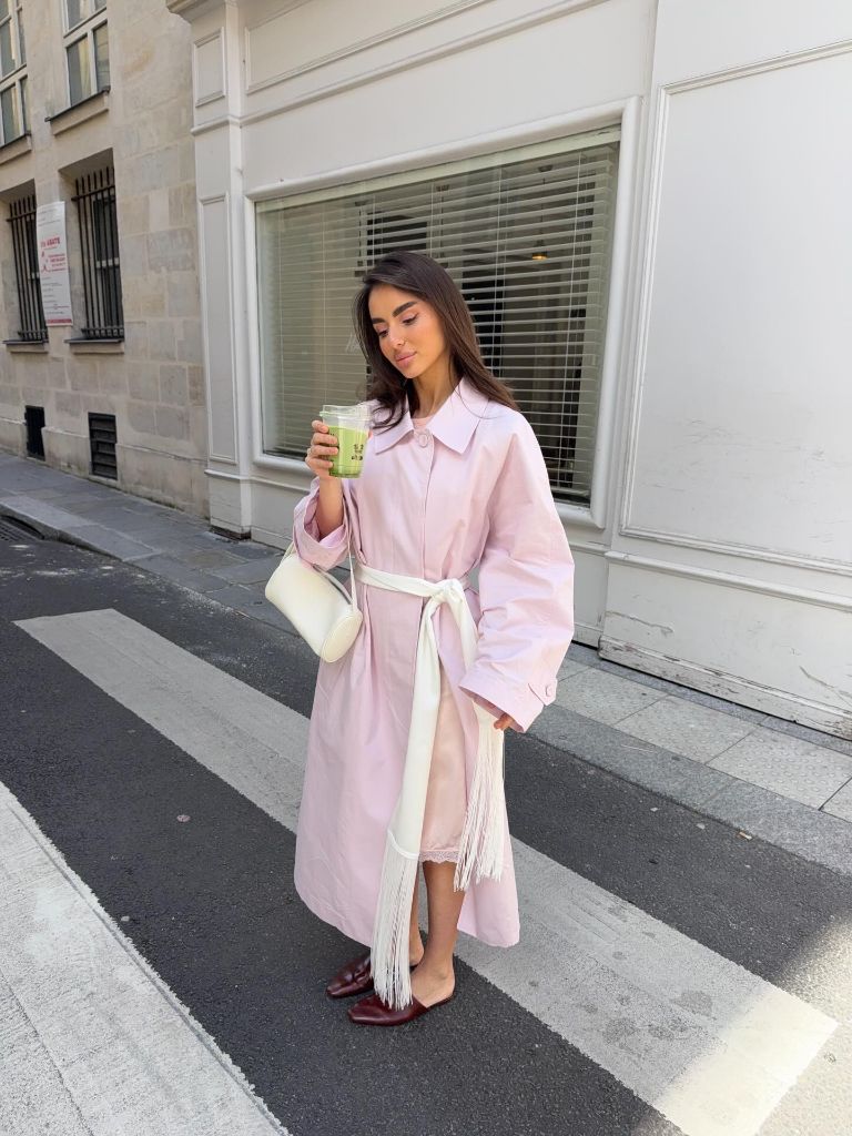 Fall Outfits With Coat 2026 Blush Pink Belted Trench for a Soft Parisian Morning