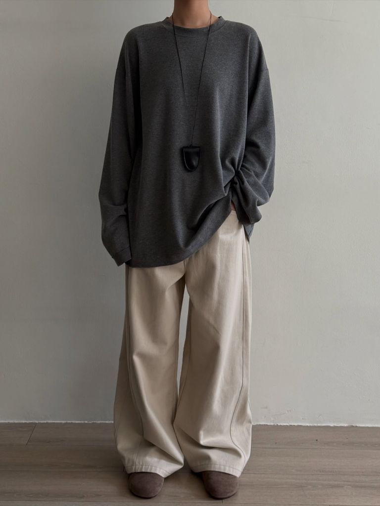 Fall Outfits with Sweater 2026 Charcoal Oversized Long-Sleeve With Cream Wide-Legs