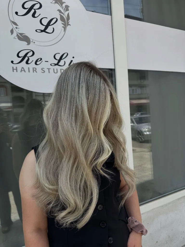 Fall Haircuts for Women 2026 Cool Ash Blonde Balayage With Loose Beachy Waves