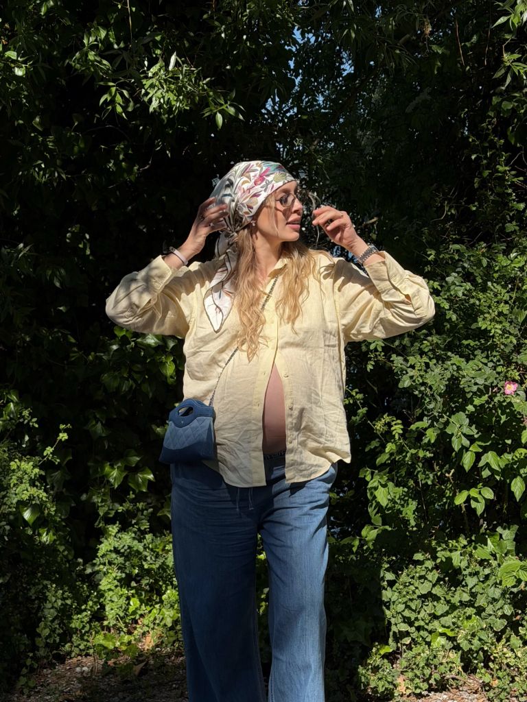 Fall Pregnancy Outfits 2026 Open Linen Shirt and Wide Jeans With a Head Scarf