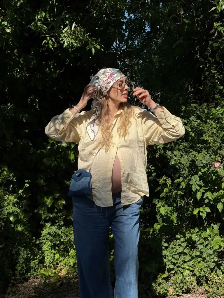 Fall Pregnancy Outfits 2026 Open Linen Shirt and Wide Jeans With a Head Scarf