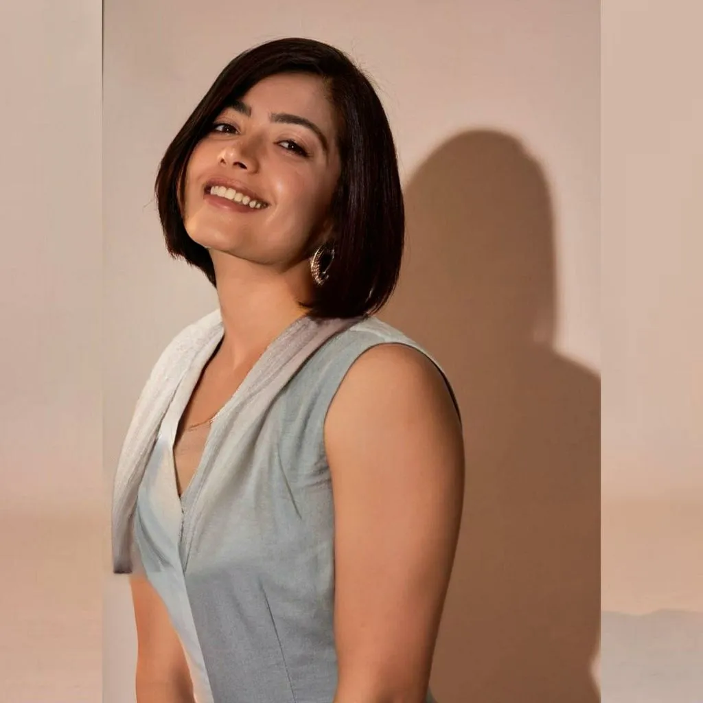 Bobbed Haircut for Women 2026 Polished Asymmetric Bob with Side-Swept Elegance