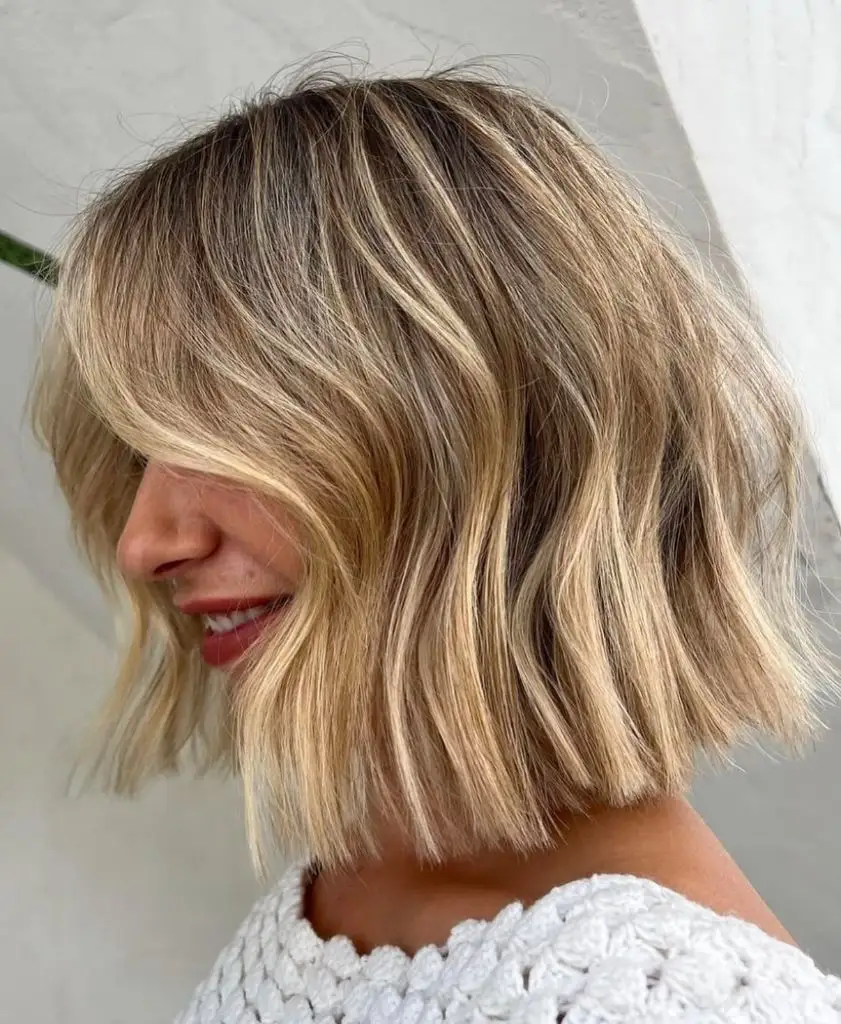 Fall Hairstyles for Short Hair 2026 Soft Tousled Blonde Bob with Beachy Texture