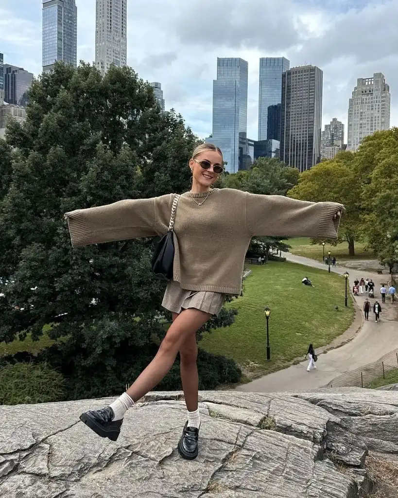 Comfy Fall Outfits 2026 Oversized Camel Sweater Set in Central Park