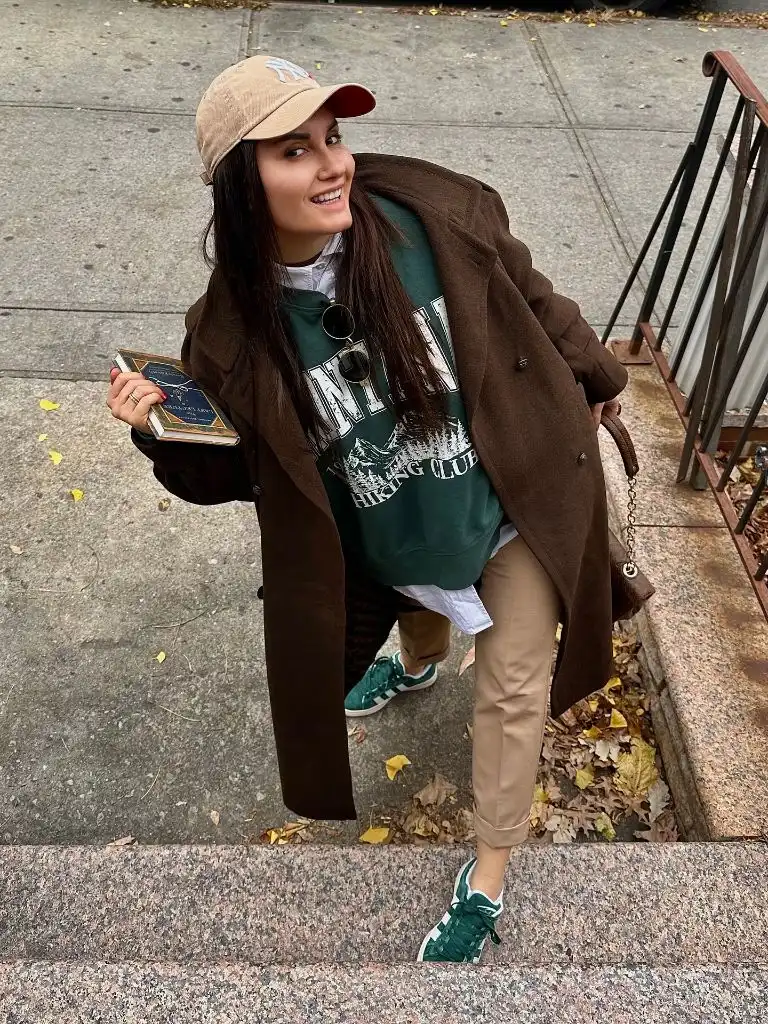 Early Fall Outfits 2026 Green Hiking Sweatshirt With Brown Overcoat for Casual Weekend Walks