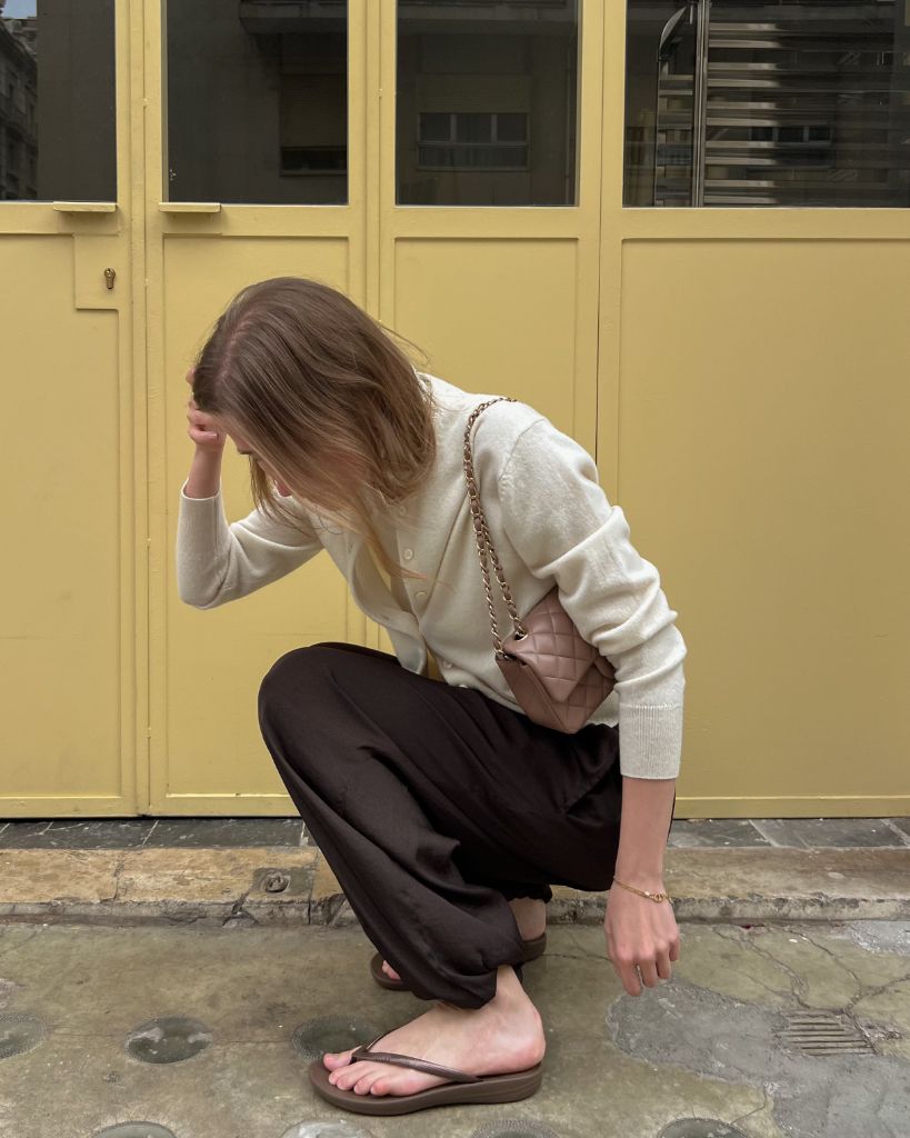 Fall Mom Outfits 2026 Cream Cardigan With Wide Chocolate Trousers