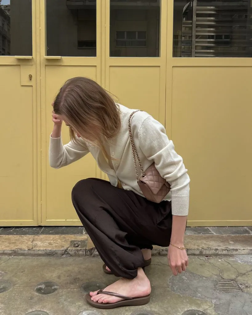Fall Mom Outfits 2026 Cream Cardigan With Wide Chocolate Trousers