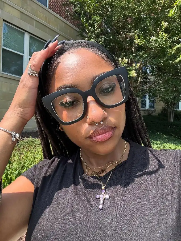Locs Hairstyles for Black Women 2026 Laid-Back Shoulder-Length Locs with Swept Side Part