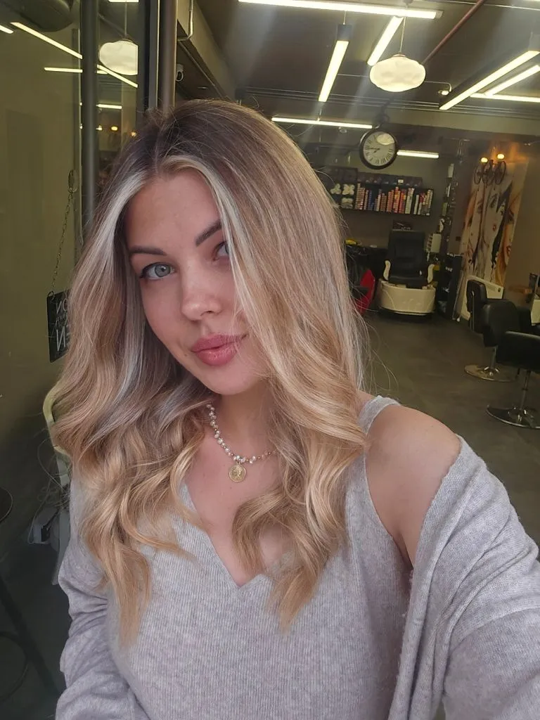 Fall Blonde Hair Colour 2026 Buttery Blonde Balayage That Carries Summer into Fall