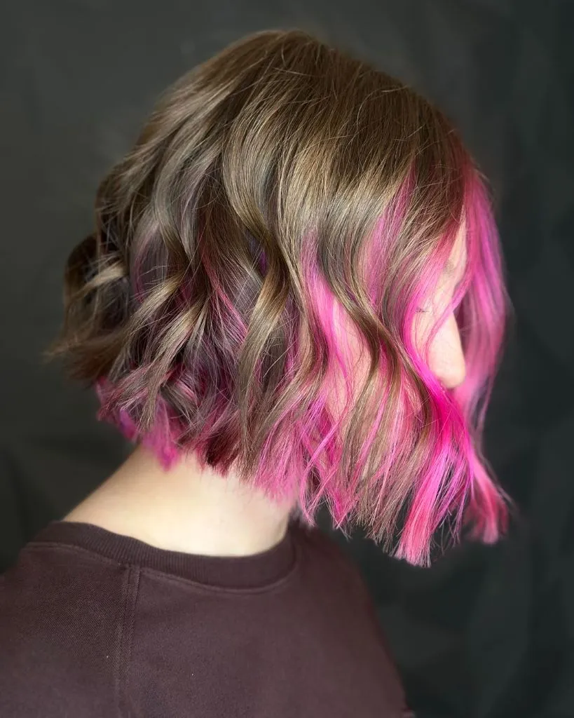 Fall Short Haircuts 2026 Brown Wavy Bob With Hot Pink Peekaboo Panels