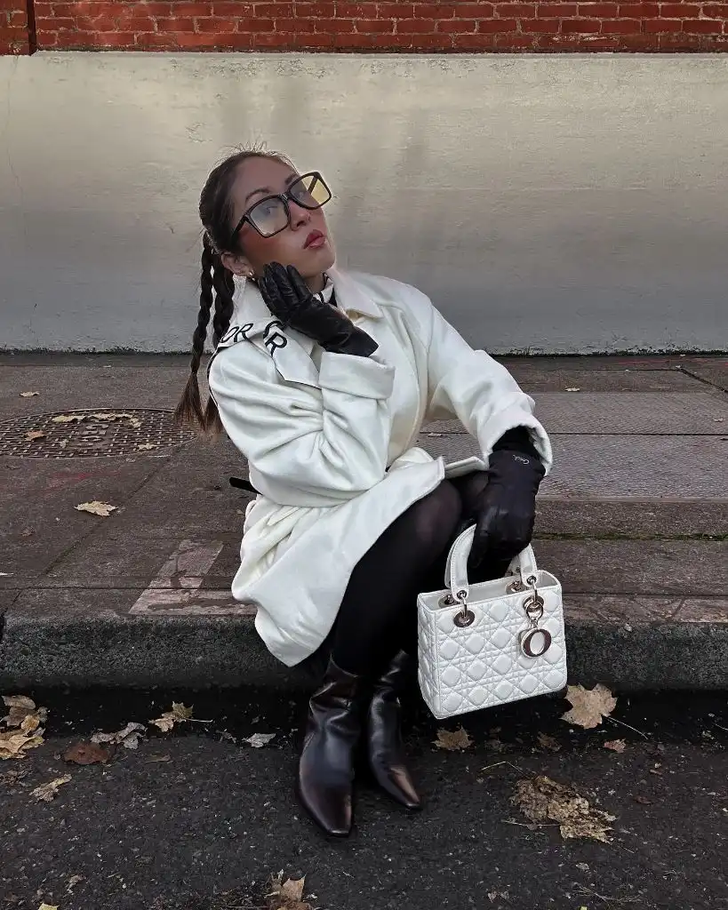Early Fall Outfits 2026 Head-to-Toe Dior White Coat With Structured Mini Bag