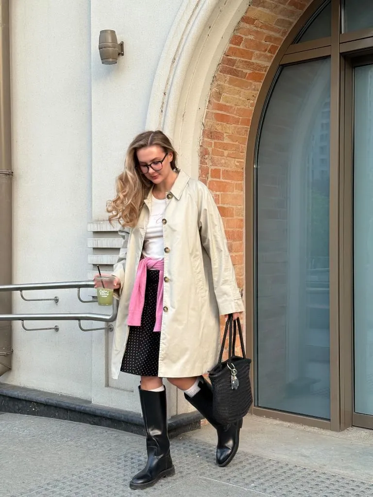 Coat Fall Outfits 2026 Playful Single-Breasted Trench With Polka Dots and Knee-High Boots