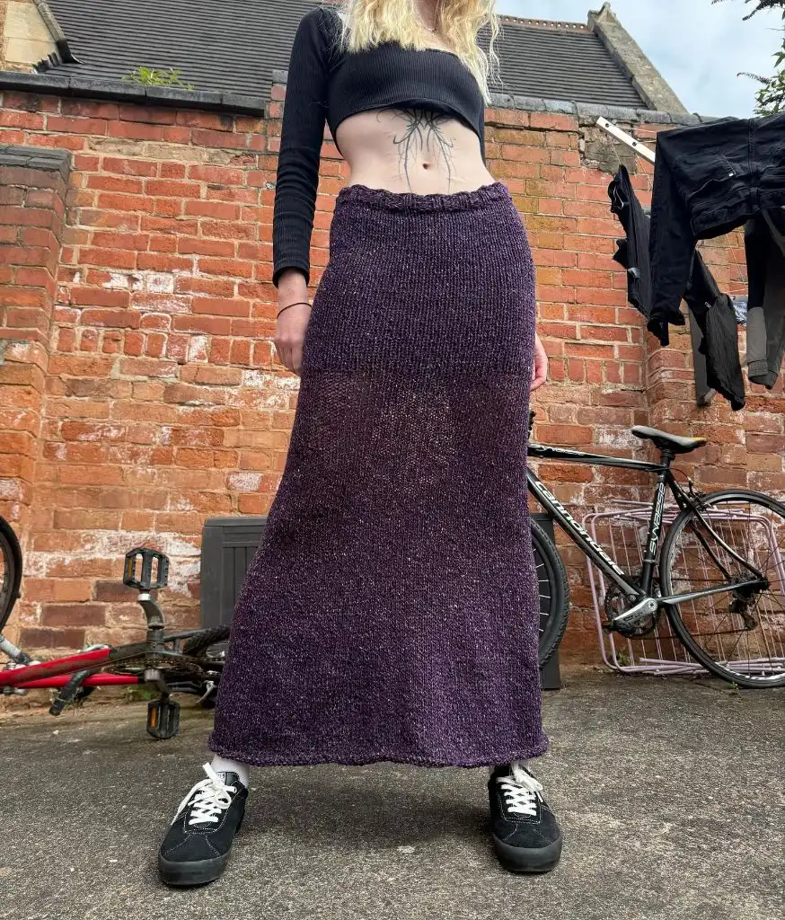 Knit Skirt Outfits Fall 2026 Dark Purple Knit Maxi With a Crop Top for Moody Contrast