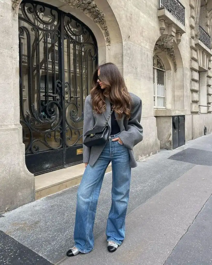 Nice Fall Outfits 2026 Grey Oversized Blazer With Wide-Leg Jeans and Cap-Toe Flats