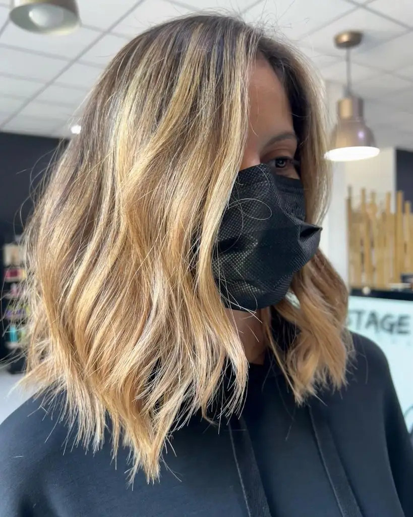 Fall Hairstyles 2026 Golden Honey Lob with Dark Root Shadow