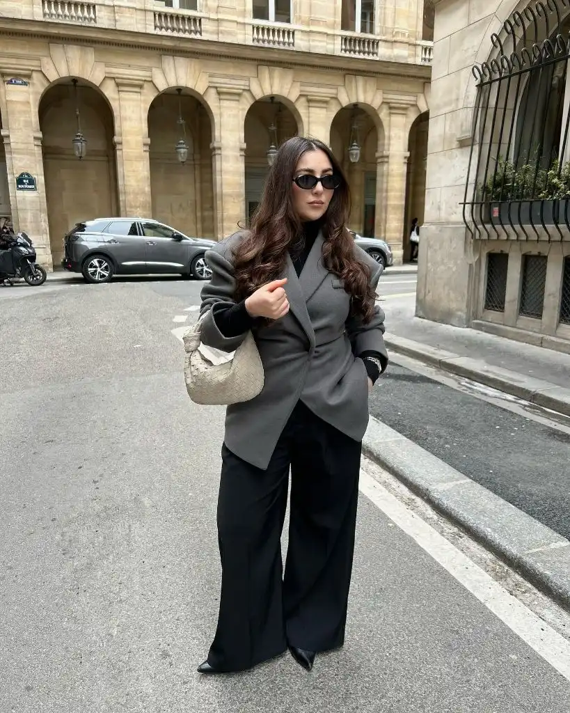 Fall Professional Outfits Women 2026 Gray Structured Blazer With Wide Black Trousers
