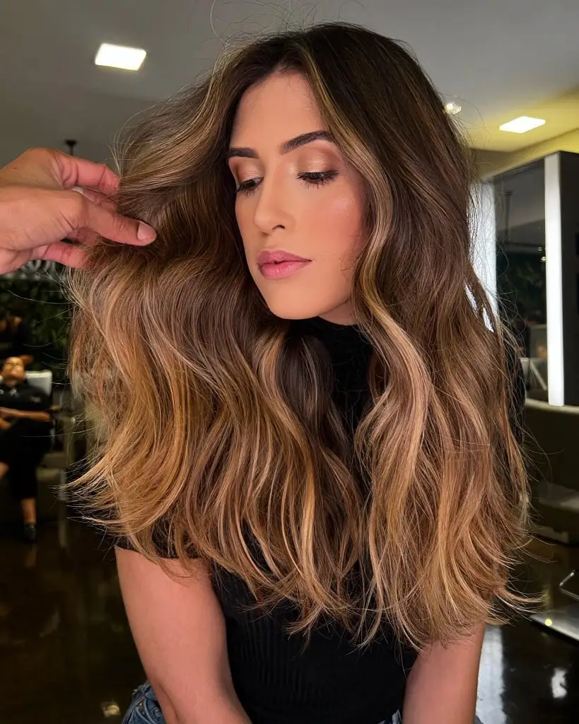 Fall Brunette Hair Colour 2026 Sun-Kissed Brunette Balayage with Beachy Texture