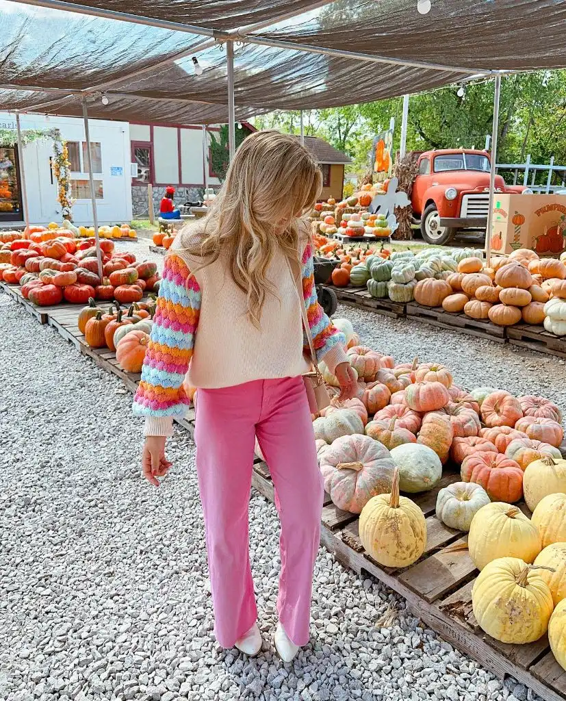 Fall Travel Outfits 2026 Colorful Knit Sleeves With Pink Corduroy For A Pumpkin Patch Day