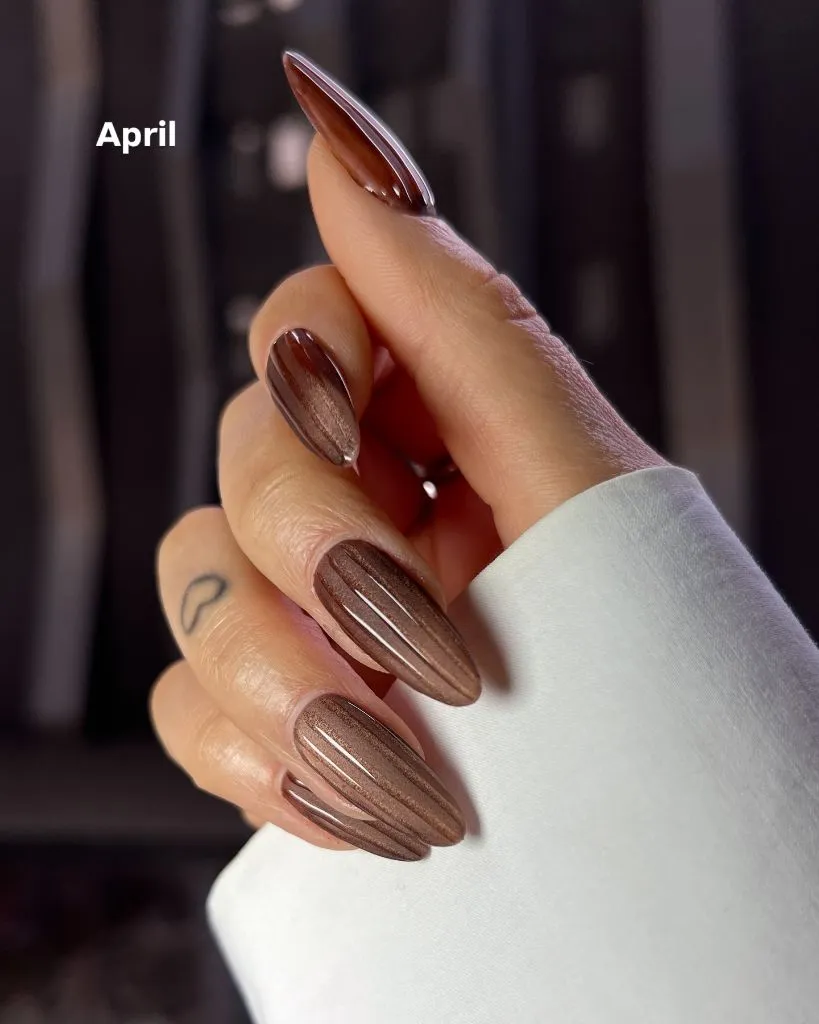 August Nails Color 2026 Rich Chocolate Brown Cat-Eye Nails for a Moody August-to-Fall Transition