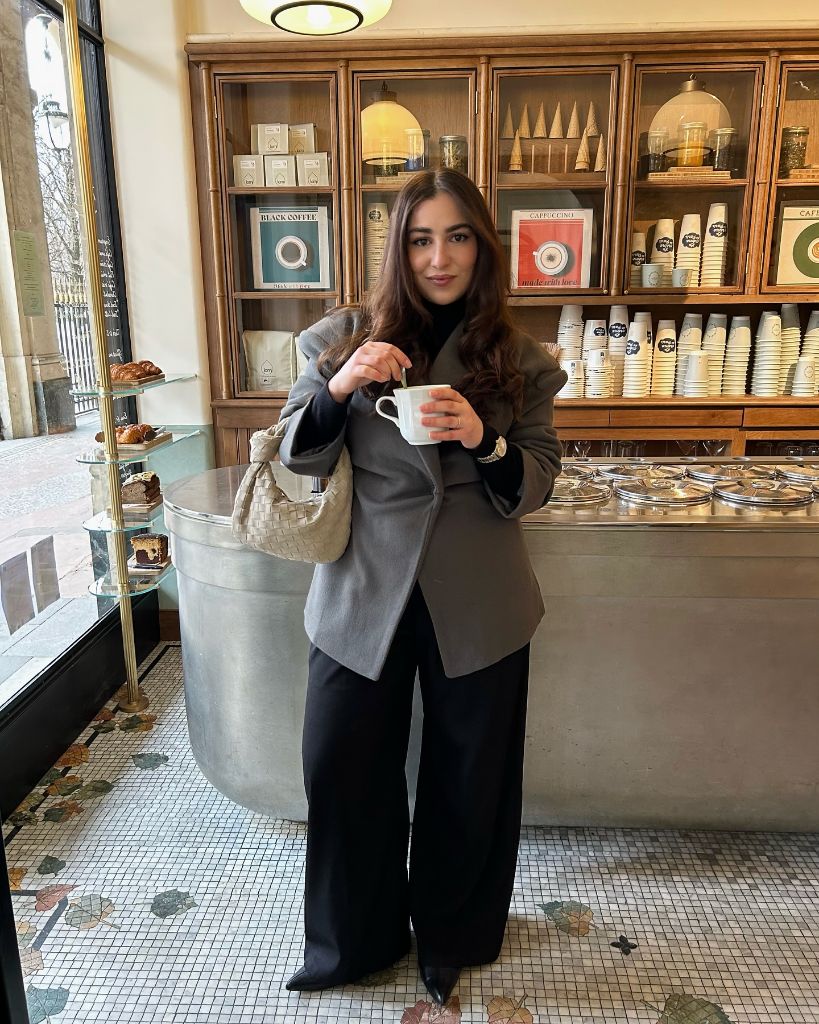 Fall Professional Outfits Women 2026 Gray Belted Blazer For Coffee-Meeting Polish