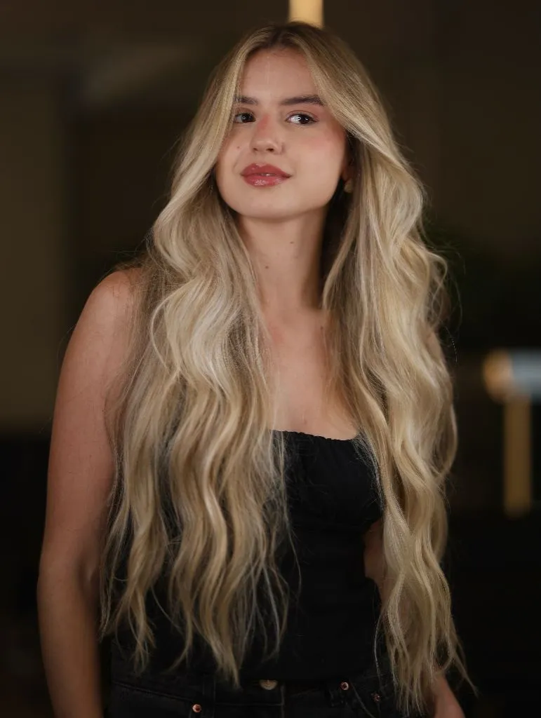 Fall Blonde Hair Colour 2026 Bright Sun-Kissed Blonde with Long Beachy Layers and Loose Texture