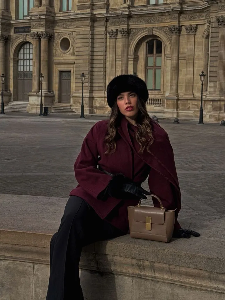 Fall Professional Outfits Women 2026 Burgundy Cape Coat With Fur Hat And Leather Gloves