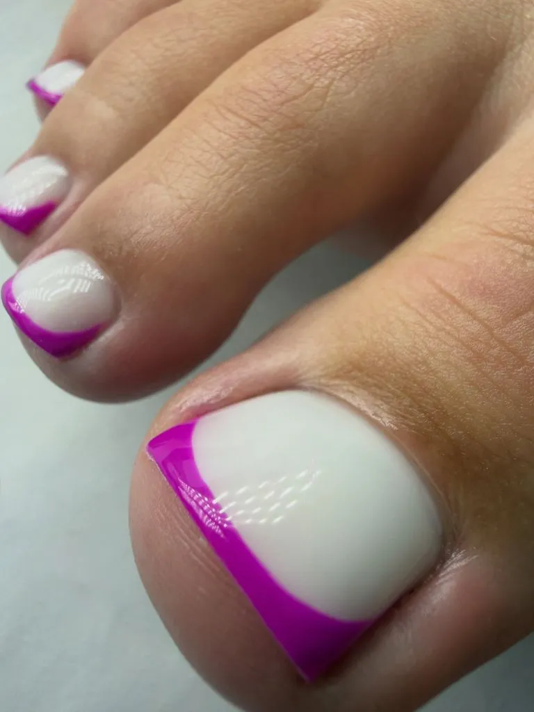 August Toe Nails 2026 White and Magenta Diagonal French Tip Pedicure