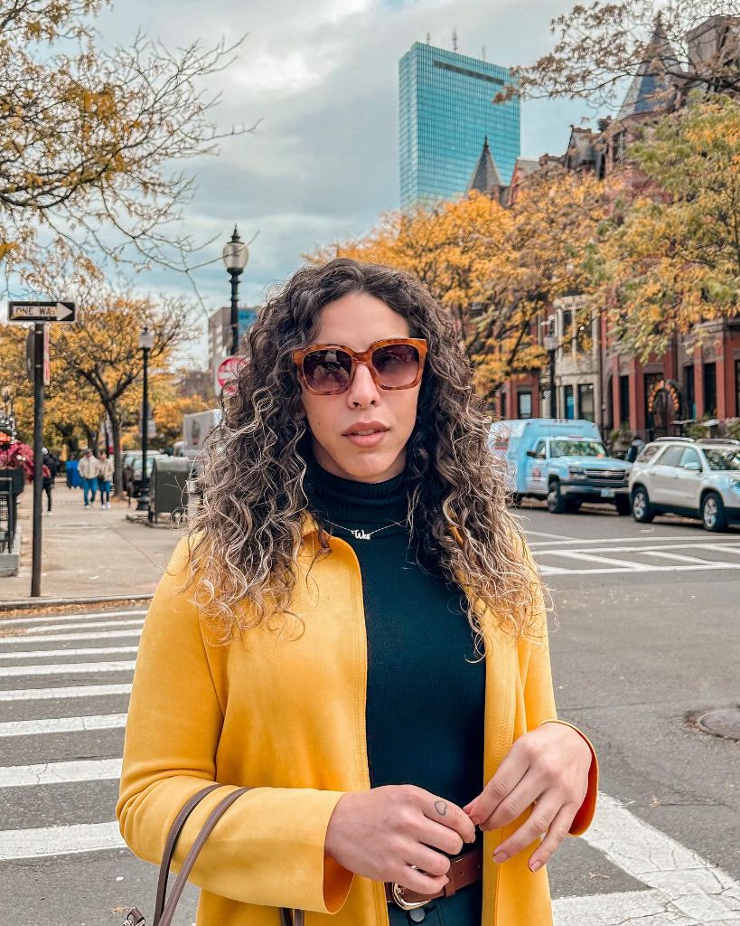 Fall Travel Outfits 2026 Mustard Yellow Coat With Black Turtleneck For Urban Fall Days