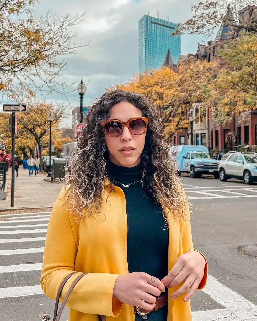 Fall Travel Outfits 2026 Mustard Yellow Coat With Black Turtleneck For Urban Fall Days