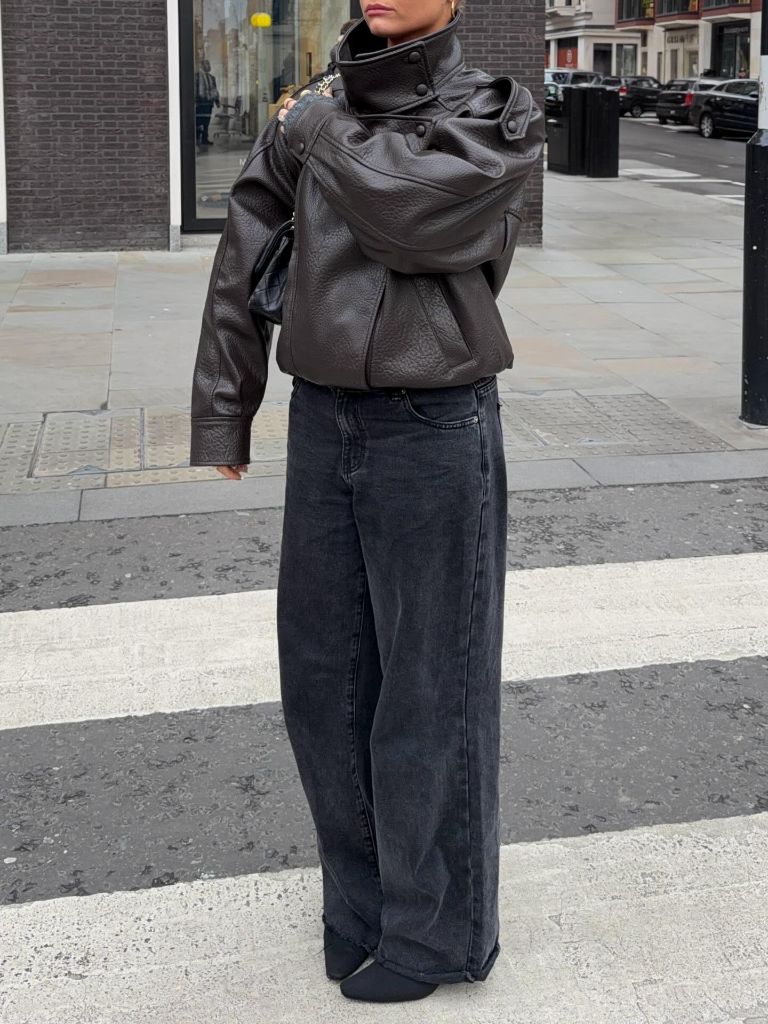 What Are the Best Fall Outfits for Casual Days 2026 Oversized Brown Leather Jacket With Black Baggy Jeans