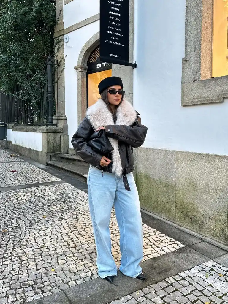 Fall Outfits for 2026 Fur-Collar Leather Jacket With Light Wash Denim