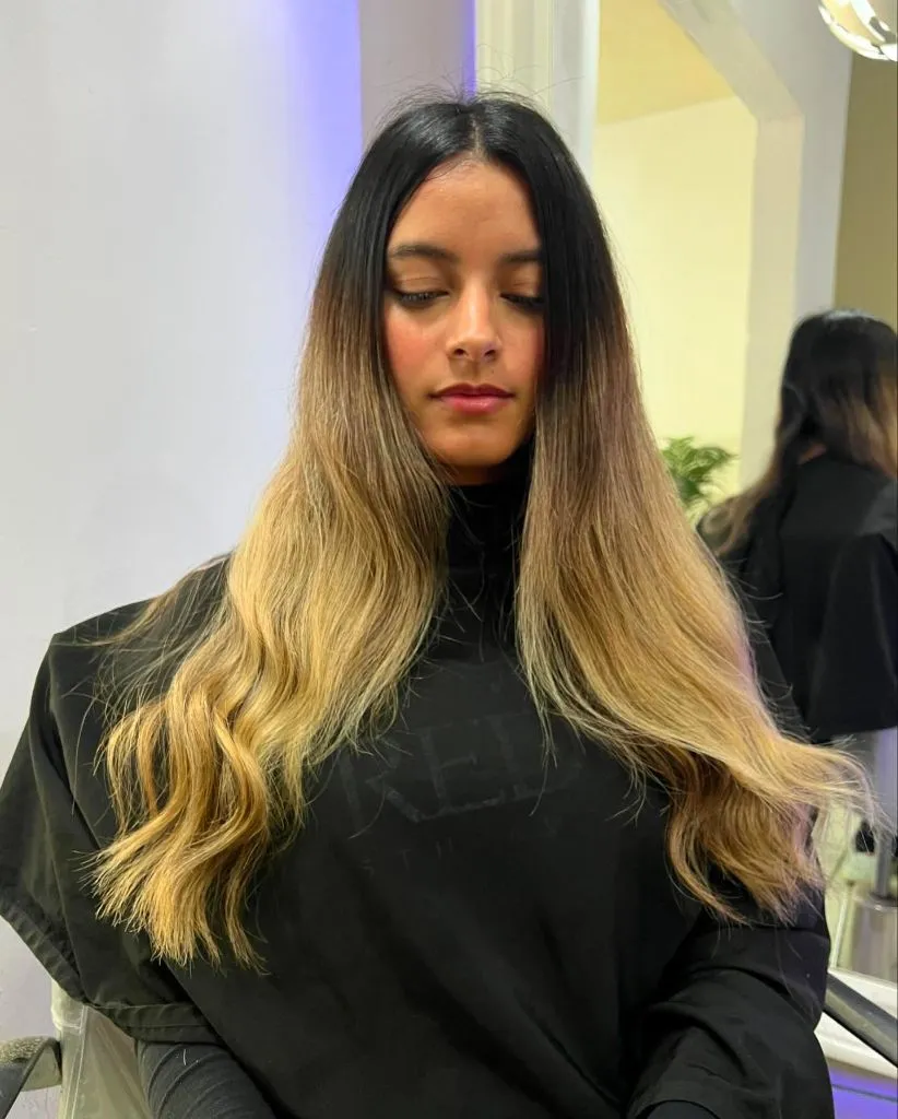 Fall Brunette Hair Colour 2026 Black-to-Blonde Ombré with Soft Natural Waves
