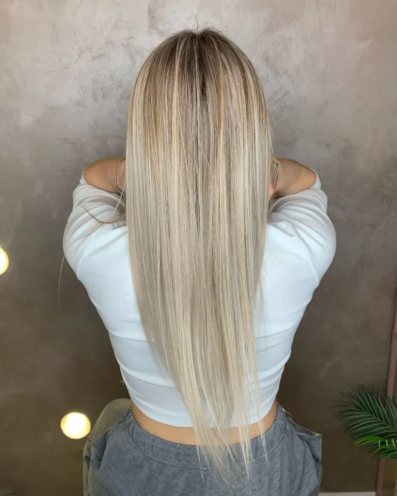 Fall Blonde Hair Colour 2026 Platinum Blonde Highlights with Sleek Straight Shine and Shadow Root