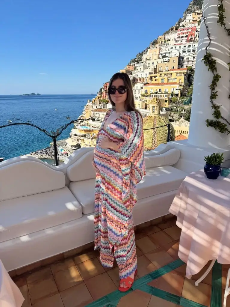 Fall Pregnancy Outfits 2026 Colorful Zigzag Caftan on the Amalfi Coast