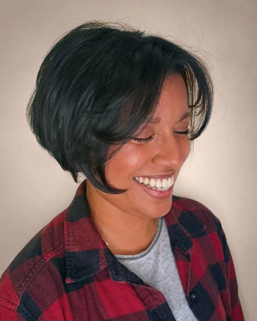 Fall Hairstyles for Short Hair 2026 Classic Layered Bob with Side-Swept Face Framing