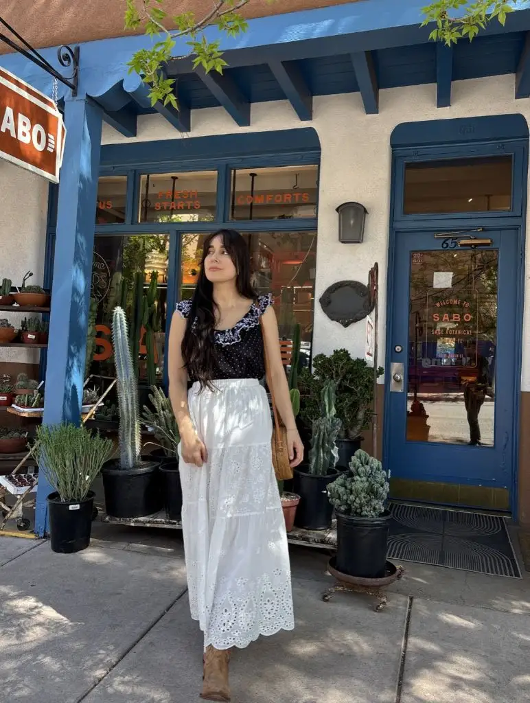 Fall Mom Outfits 2026 White Eyelet Maxi Skirt With Southwestern Flair