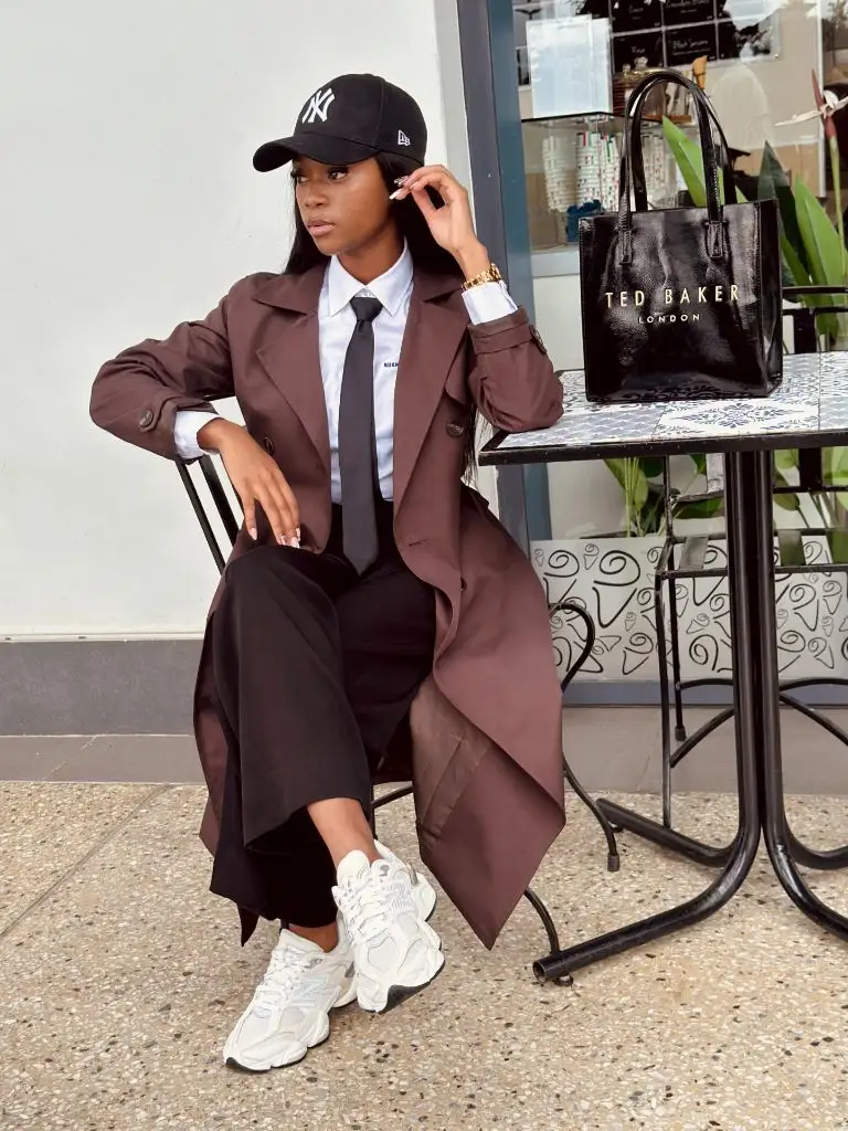 Coat Fall Outfits 2026 Chocolate Trench With Tie and Sneakers