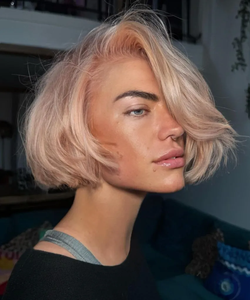 Fall French Bob 2026 Textured Peach-Blonde Bob With Sun-Washed Warmth