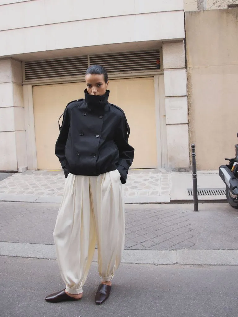 Fall Outfits With Peacoat 2026 Black Structured Cocoon Jacket With Ivory Balloon Trousers