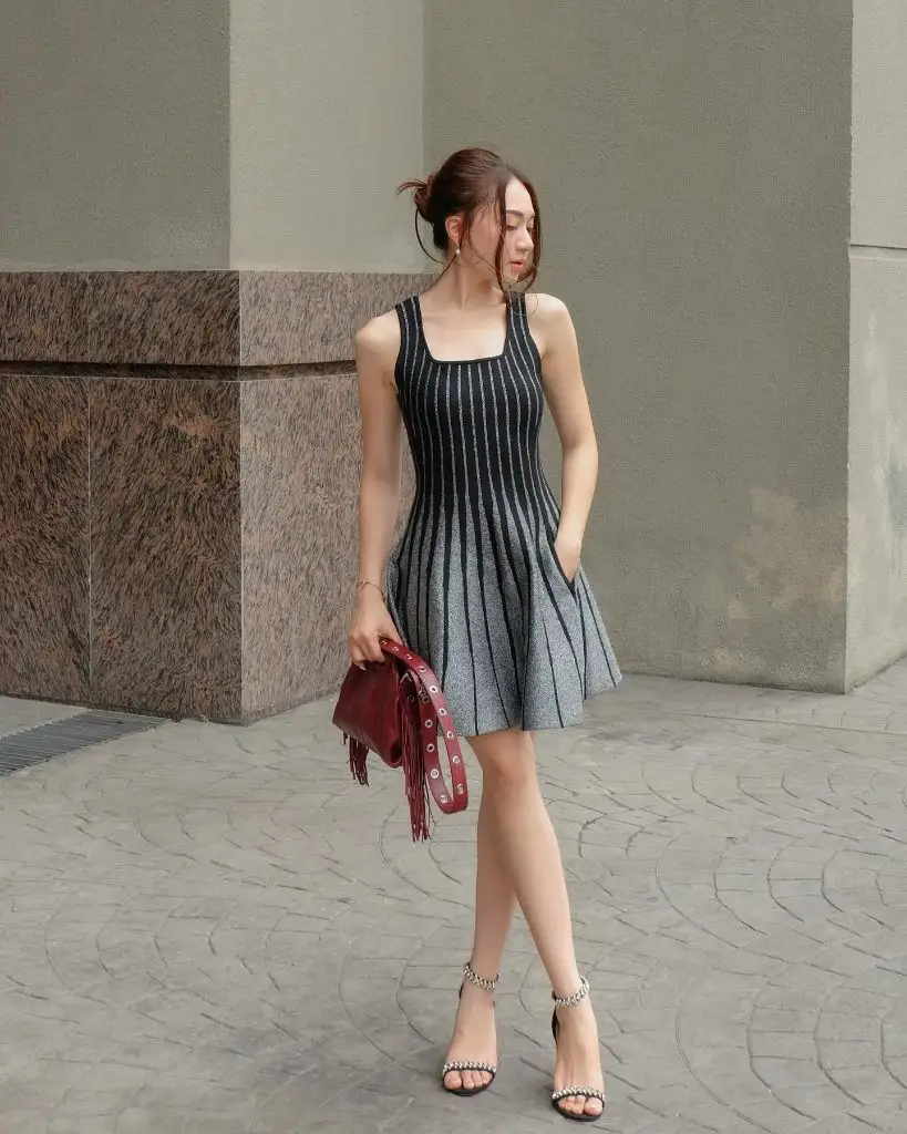 August Outfits 2026 Striped Knit Fit-and-Flare Dress With Red Fringe Bag for Dinner